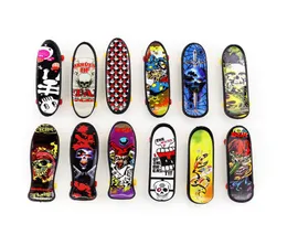 Mini fingerbrädor finger skateboard leksak boarding kreativa fingertoppar rörelse party nyhet leksaker för barn1152390