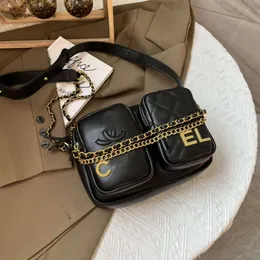 여성을위한 디자이너 통근자 가방 New High End Womens Bag Chain Lingge 패션 다목적 One Shoulder Crossbody Small Square