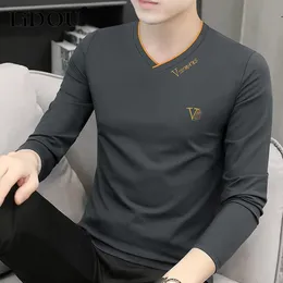 Kore Moda Zarif Sonbahar T-Shirt Erkekler Gevşek Sıradan Spor Şık Düz Renk Tee Y2K Hipster Sokak Gündelik En İyi Erkek Giysileri 240227
