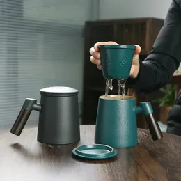 Ceramic Tea Water Separation Tea Cup with Lid Filter Water Cup Creative Wood Handle Cup Office Present kaffemjölk Mugg Drinkware 240401