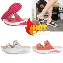 2024 Gai Designer Slidess Slides Fashion Macaron Sandals Ladies Lames Beach Flip Flops Slippers Slippers Sliper