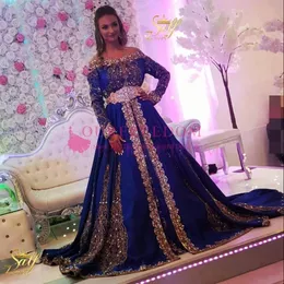 2020 Abiti da sera a maniche lunghe blu royal con spalle scoperte Abiti da sera per feste Pakistani arabi in oro con applicazioni di ricamo Aline Prom Dres5758474