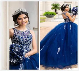 Luksusowe sukienki Quinceanera Kryształowe kryształy koronkowe sukienki balowe Załoga Backless Królewska Niebieska Tiul Ball Gown Evening Party Sweet 16 Dr9933417