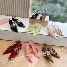 2024 Damen-Sandalen mit Schnalle, verziert, glänzendes Leder, 5,5 cm, modische Schuhe mit hohen Absätzen, luxuriöse Damen-Sandalen, spitze High-Heels-Sandalen, kostenloser Versand