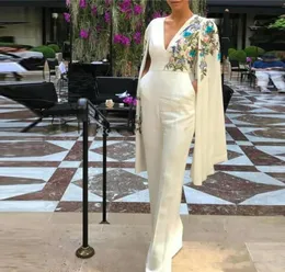 Nya eleganta elastiska satin långa formella aftonklänningar med Cape Turkish Women Jumpsuits Robe V Neck Dubai Prom -klänningar för fest KAF4666358