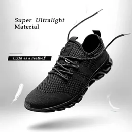 Light Running Shoes Comfortable Casual Mens Sneaker Breathable Nonslip Wearresistant Outdoor Walking Men Sport 240306