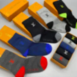 2024 SOCKS ÇİFT TUTESOKLARI Tasarımcı Çoraplar Erkek Çoraplar Kişilik Kadın Tasarım Öğretmen Okul Tarzı Karışık Renkli Şehir Çorapları Erkek Kadınlar Saf Pamuk