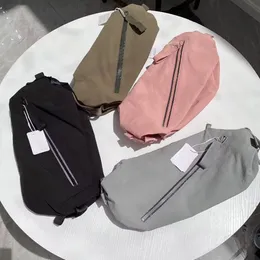 2023 Sport Seyahat Açık Çantası Lu 10L Hızlı Track Omuz Büyük Kapak Çantası Sıradan All Maçlı Spor Salonu Yoga Omuz Crossbody Bags LL Hafif