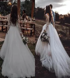 2020 Country V Backless 3D Flollal Flowers Wedding Dresses Bridal Gown Illusion Long Sleeves Princess a Line Cheap Long WeddingGow8896578