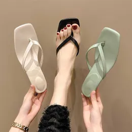 Каблуки модные сандалии тапочки женщины высокие туфли Gai Flip Flops Summer Flat Sneakers Тройные белые черные зеленые коричневые цвета 339 584