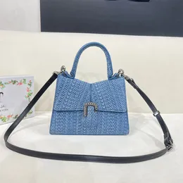 Modische Luxushandtasche für Damen, die ein ikonisches Erscheinungsbild schafft. Designer-Luxustasche für Damen. Outdoor-Reisetasche für Damen. Borsa da donna di lusso