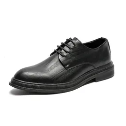 Herren Leder Kleid Schuhe Mode Lässig Spitz Hochzeit Bräutigam Schuhe für Mann Koreanische Version Einfarbig Luxus Schuh männlichen 240307