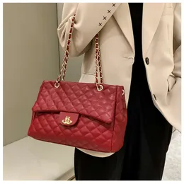 Элегантная и универсальная большая женская сумка, новая модная сумка под мышками с цепочкой, стильные сумки на одно плечо, сумка через плечо