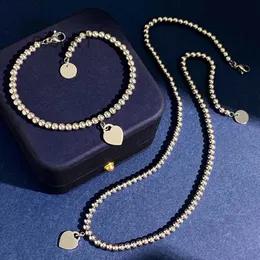 2024 نموذج مجوهرات جديد Tiffanyujkl قلادة قلادة كلاسيكية الحب HEART BEADS مجموعات قلادة لقلادة للسيدات هدية عيد ميلاد عيد الحب هدية 1VV8