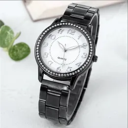 Relógios de pulso 2024 Luxo Aço Inoxidável Relógio de Quartzo Grande Dial Casual Requintado Pulseira Mulheres Negócios Reloj de Mujer