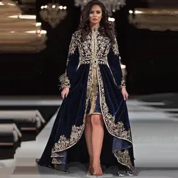 Moderne dunkelmarineblaue Samt-Abendkleider mit Hofschleppe, goldene Spitzenapplikationen, lange Ärmel, arabischer Kaftan, formelle Anlässe, kurzes Vorder- und langes Rückenballkleid für Frauen