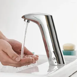 Badrumsvaskar kranar kran sensor Automatiska Hands Touch Free Water Saving induktiv elektrisk kran Batterikraftbassäng 408901