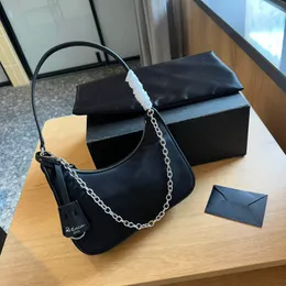 Designer Bag Hobo Shoulder Bags Luxury Purses Nylon Sale Handväska Kvinnor Högkvalitativ kedja Fashion Underarm Bag design Märke handväskor med låda
