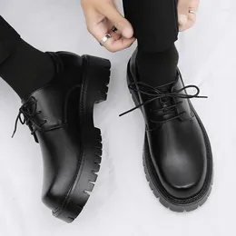 Casual Shoes 2024 Spring British Style Teenagers Street Dress Solid Black Leather Höjd ökar för mäns blåighet