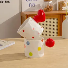 Kupalar Yaratıcı Kalp Şekleli Seramik Kupa Yüksek Güzellik Polka Dot Kahve Ofis Sevimli Kahvaltı Sütü Süt Evi Su Bardakları