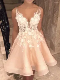 Parti Elbiseleri Tatlı Çiçek Aplikler Kısa Homecoming Zarif Kayışlar V Boyun Mini Kokteyl Elbise Kolsuz A-Line Vestidos De Noche