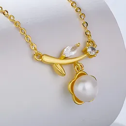 Collane con ciondolo Collana con zirconi petalo foglia di perle d'acqua dolce naturale Temperamento semplice Catena clavicola di lusso leggera Moda femminile