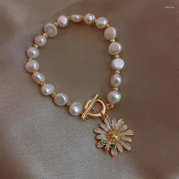 Charm Armband 2024 Elegant Barock Pearl String Armband för kvinna Luxury Zircon Sunflower Pendant Fashion Girl's Sweet Smycken