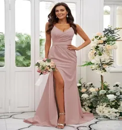 2022 Elegant Blush Pink Bridesmaid Dresses Ruched Vneck ärmlös Country Style Backless Maid of Honor Prom Gowns BC1109083981879