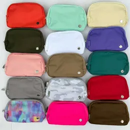 2024 Wszędzie torby z torbami pasa w 21 kolorach sportowy bieganie Fanny Pack Crossbody Bag Women Travel Bag 1L