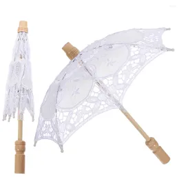 Guarda-chuvas 2 Pcs Prop Guarda-chuva Elegante Lace Noiva Parasol Decoração de Casamento Vintage Branco Ornamento de Madeira para Chuva