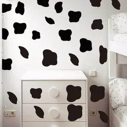 50st Cow Spot Polka Dot Wall Sticker Bedroom kylskåp Söt tryck Spot Dot Wall Decal Kyl Kvinnsrum T200915 210308238W