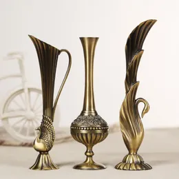 Europa retro pavão vaso liga de metal ouro bronze pequenos vasos artesanato mesa antigo moderno decoração para casa garrafa flor jarro t20070237z