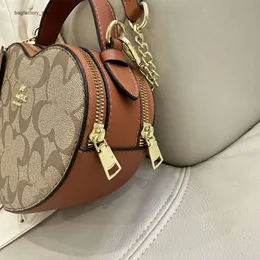 Grossistdesigner nya handväskor 50% rabatt på alla hjärtans dag ny mode klassiker kärleksformad väska handväska en axel trendig mångsidig kvinnors väskor
