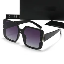 새로운 패션 디자이너 선글라스 남성 야외 선글라스 거울 코팅 인쇄 여성 안경 6111