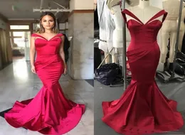 Michael Costello Rote Abendkleider, schulterfrei, herzförmige Falten, Meerjungfrau, langes Abschlussball-Partykleid, formelles Kleid7639358