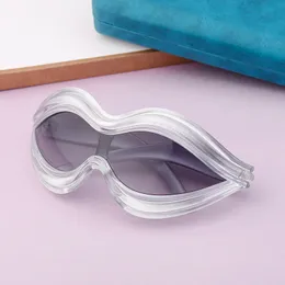 Big Frame One Piece Lens Sunglasses Novelty Lip Design Fashion Sun Glasses