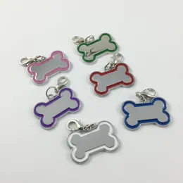 30 adet çok yaratıcı sevimli paslanmaz çelik kemik şeklindeki DIY köpek kollar kişiselleştirilmiş yakalar için kart etiketleri Pet Accessories312r