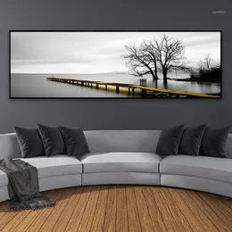 Ruhige Seeoberfläche, lange gelbe Brücke, Szene, Schwarz-Weiß, Leinwandgemälde, Poster, Drucke, Wandkunst, Bilder, Wohnzimmer, Heimdekoration, 1217p