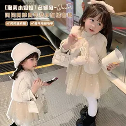 소녀의 드레스 새로운 서양식 스타일 여자 아기 겨울 옷 어린이 세련된 벨벳 패딩 드레스 2 피스 조끼 세트 L240311