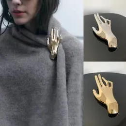 Brooches Personality Korean Metal Smooth Palm Hand-Shaped Broochs Women Men Punk Unique Creative Suit Pins Party Jewelry Accessories