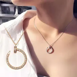 Collana per unghie con diamanti pieni di moda donna Collana con ciondolo in acciaio al titanio di alta qualità Gioielli classici di design con sacchetto per la polvere {categoria}