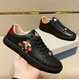Luxury Designer Little Bee White Shoes Spring Autumn Mens Board High Edition Leather Casual Quality Trainers MA0U