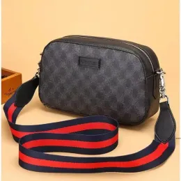 Erkekler lüks omuz çantası tasarımcıları çanta çantaları çanta çiçek kadın tote marka mektup deri omuz çantaları crossbody çanta