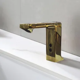 Rubinetti per lavandino del bagno Rubinetti per lavabo intelligenti automatici di colore dorato Corpo in ottone pieno Miscelatore in rame Acqua fredda Adatto per