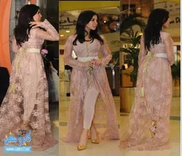 Kim Kardashian Fairy Tale Style Celebrity Gowns spets aftonklänningar med långa ärmar Appliced ​​Hilo Split Party Dres bara ut 4260627