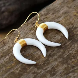 Women Fashion Ox Horn Earrings High End Natural Shell Black Onyx Crescent Dangle Oversize Earring Jewelry Drop 240305