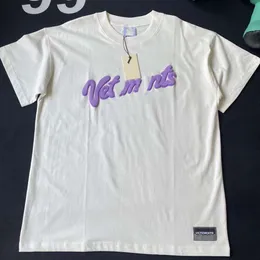 Designer de luxo Vetements clássico carta de espuma solta camiseta de manga curta para pessoas com peso superior a 200 libras