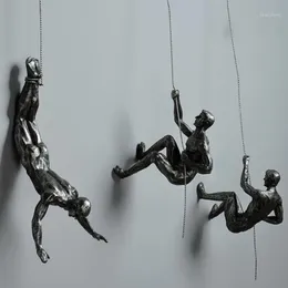 Industrial Style Climbing Man Resin Iron Wire Wall Hanging Decoration Sculpture Figures Creative Retro Present Statue Decor1267c