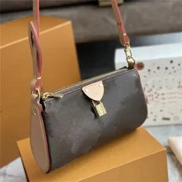 Kadınlar Paket Tasarımcı Çanta Lüksleri Crossbody Bag Kadın Under's Under's Under Trow Deri Çanta Kadın Kilit Kafa Bant çantaları Çantalar