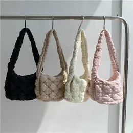 HBP icke-varumärke nya produkter Partihandel Autumn Design Diamond Women Sling Axel Bag Fashion Mjuk handväska liten bomullspadderad hand